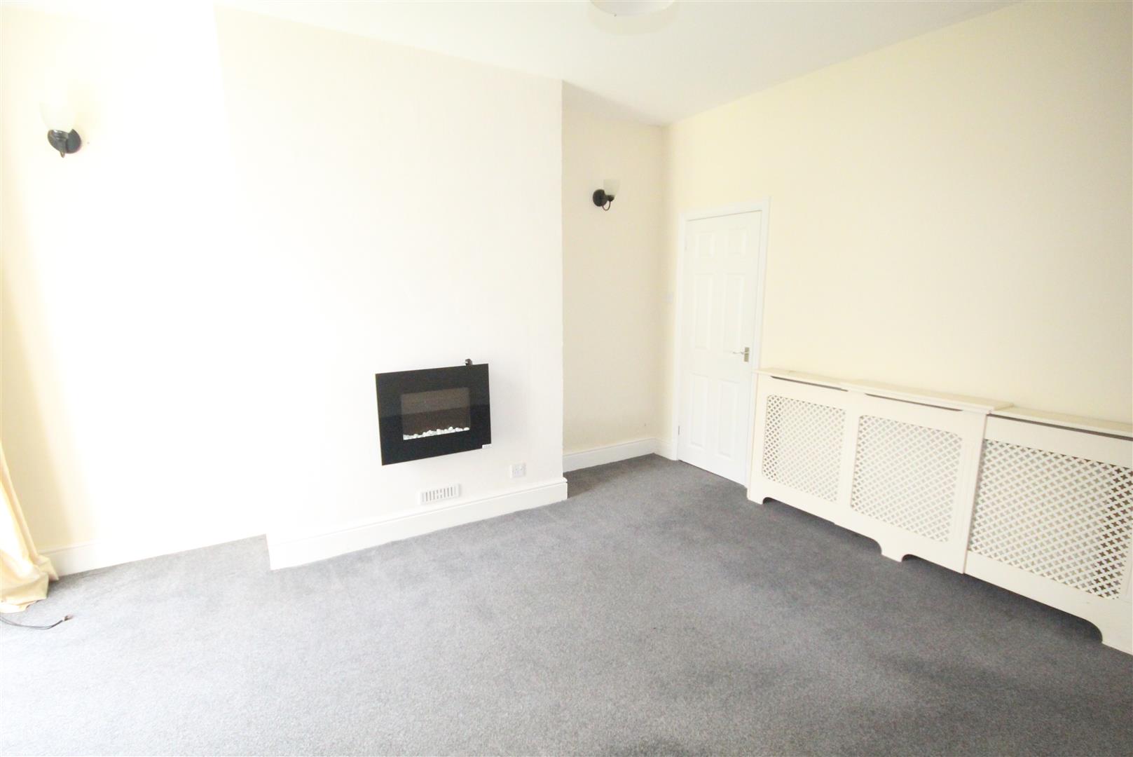 2 bedroom end terrace house Let Agreed in Earby - 2016-08-12 11.40.01.jpg